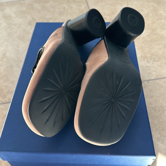 Fly London NWOT Block Heel Retro Mules Pumps Dusty Rose Size 7.5 - Picture 4 of 4